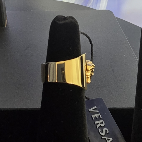 Versace Gold Medusa Signet Ring Size 5.75-NWT - Picture 6 of 10